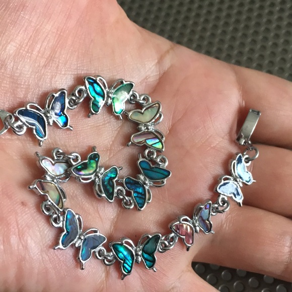 🖤New Abalone shell butterfly 🦋 charms 8.25” bracelet - Picture 4 of 11